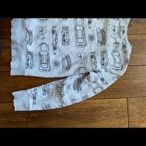 H&M Shirts & Tops - Boys H&M sweatshirt H&M Shirts & Tops - Boys H&M sweatshirt